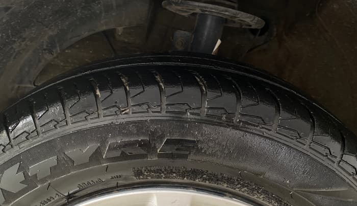 2022 Maruti Swift VXI AMT, Petrol, Automatic, 33,697 km, Left Front Tyre Tread