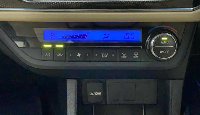2014 Toyota Corolla Altis G PETROL, Petrol, Manual, 83,820 km, Automatic Climate Control