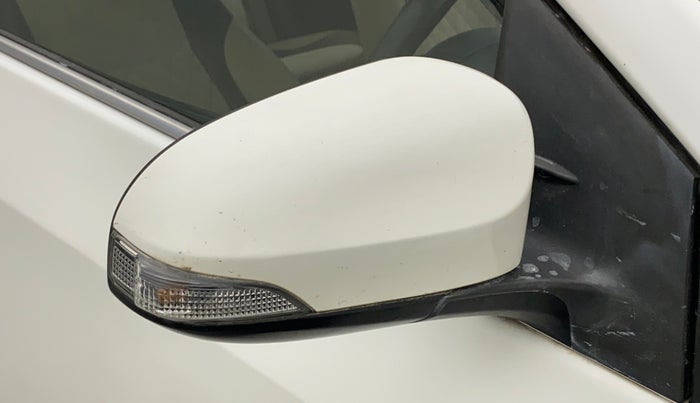 2014 Toyota Corolla Altis G PETROL, Petrol, Manual, 83,820 km, Right rear-view mirror - Indicator light has minor damage