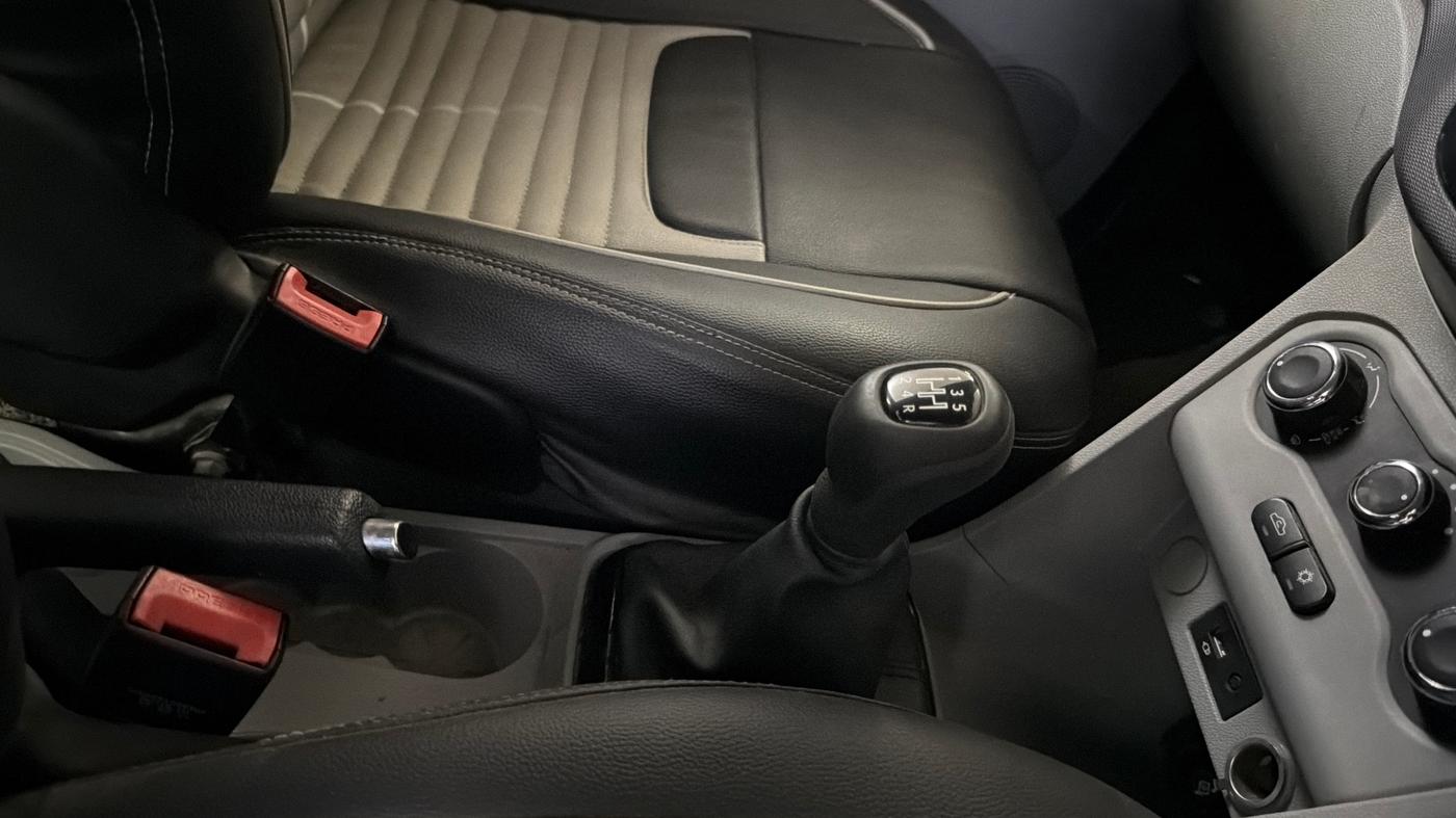 2021 Tata Tiago XZ PETROL, Petrol, Manual, 27,355 km, Gear Lever
