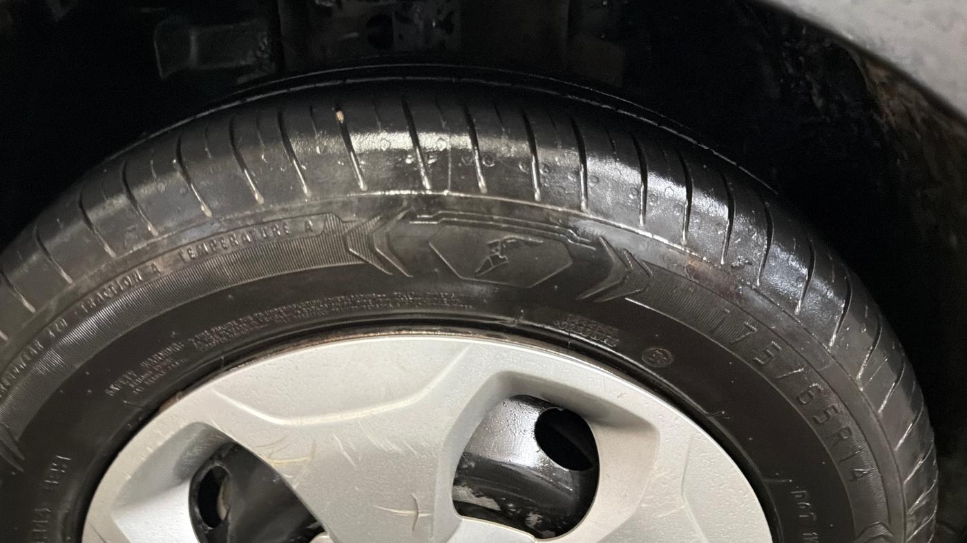 2021 Tata Tiago XZ PETROL, Petrol, Manual, 27,355 km, Left Front Tyre Tread