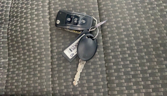2017 Tata Tiago XZA PETROL, Petrol, Automatic, 87,765 km, Key Close Up