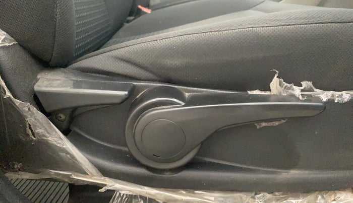 2018 Tata Tiago XZA PETROL, Petrol, Automatic, 57,579 km, Driver Side Adjustment Panel