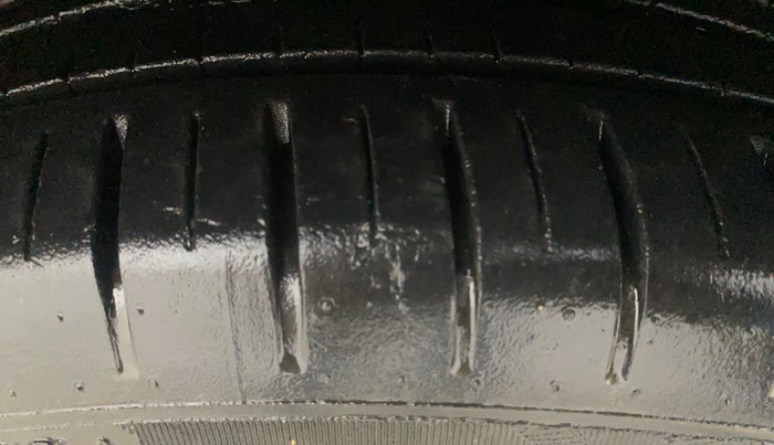 2018 Maruti Baleno ZETA CVT PETROL 1.2, Petrol, Automatic, 35,655 km, Right Front Tyre Tread