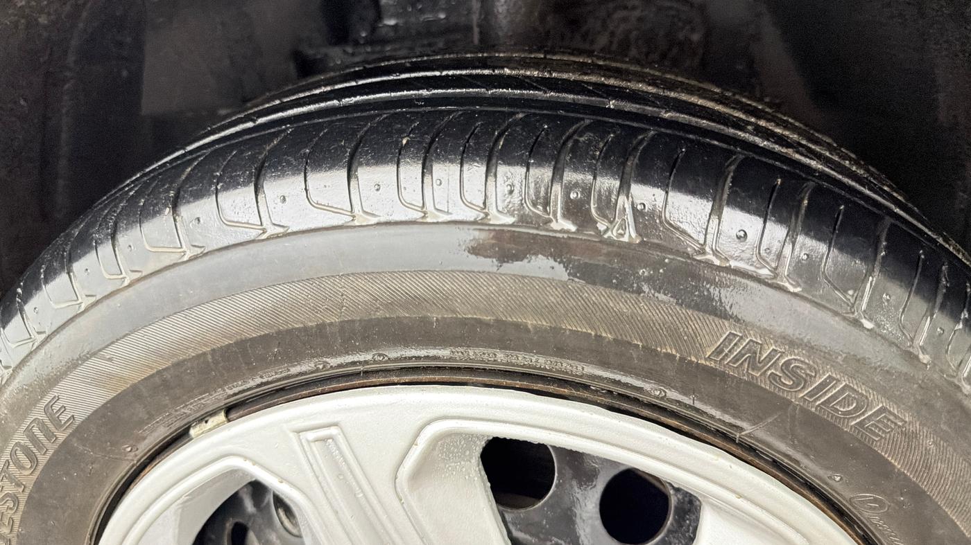 2021 Tata NEXON XMA PETROL, Petrol, Automatic, 42,849 km, Left Front Tyre Tread