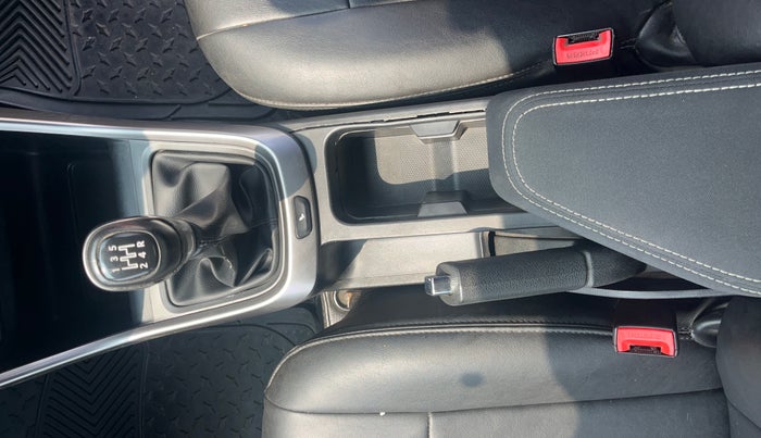 2022 Tata ALTROZ XZ PETROL, Petrol, Manual, 1,10,096 km, Gear Lever