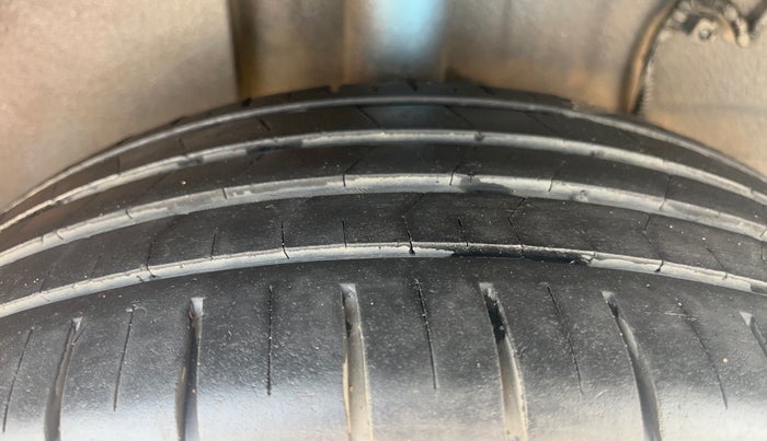 2022 Tata ALTROZ XZ PETROL, Petrol, Manual, 1,10,096 km, Right Rear Tyre Tread