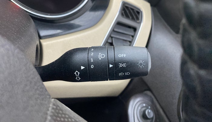 2015 Tata Zest XT PETROL, Petrol, Manual, 1,16,821 km, Combination switch - Turn Indicator not functional