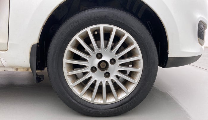 2015 Tata Zest XT PETROL, Petrol, Manual, 1,16,821 km, Right Front Wheel