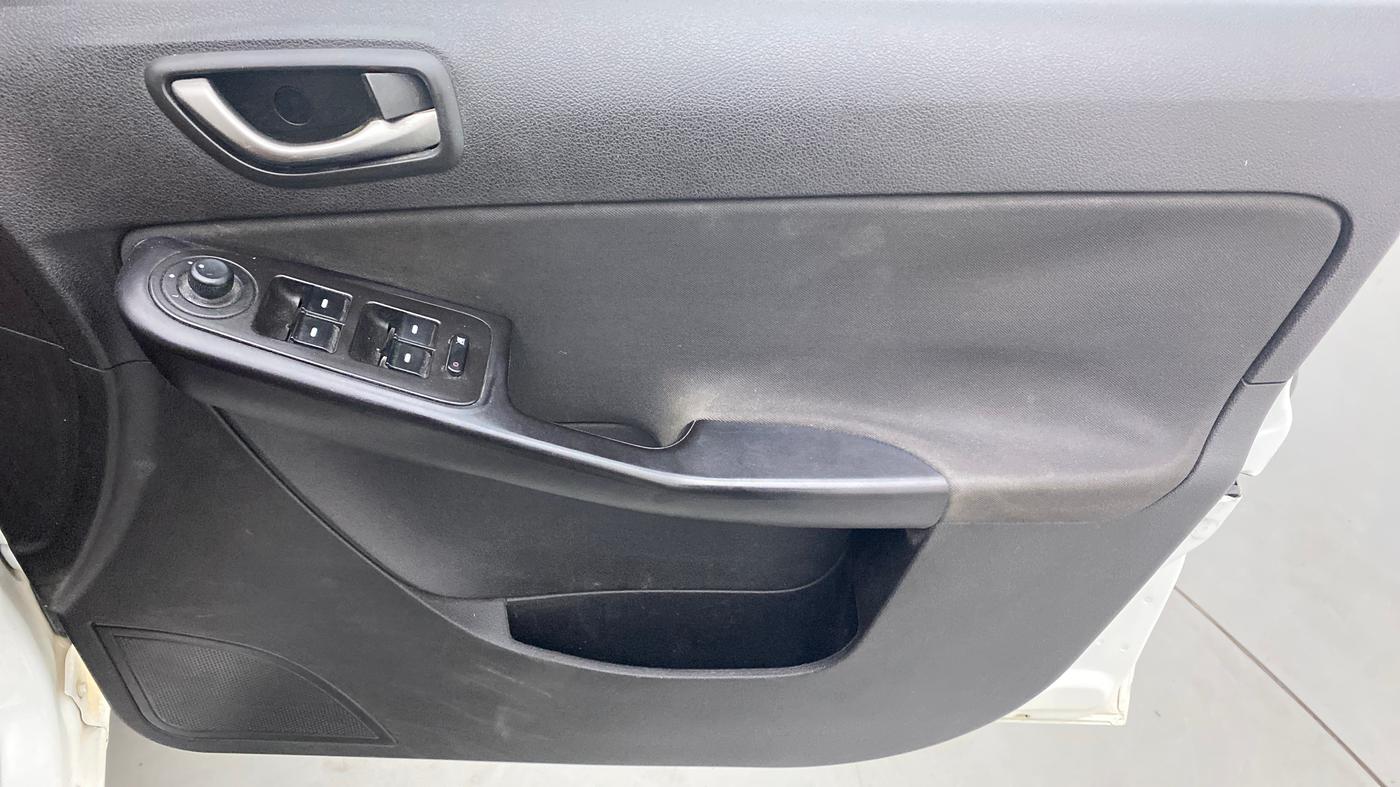 2015 Tata Zest XT PETROL, Petrol, Manual, 1,16,821 km, Driver Side Door Panels Control