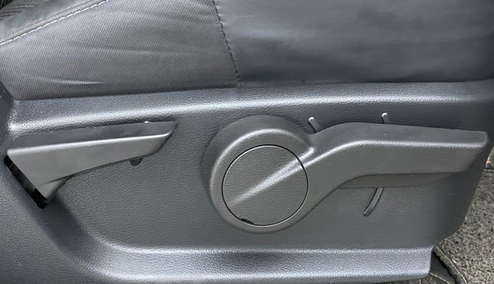 2021 Mahindra Thar LX HT PETROL 4WD MT, Petrol, Manual, 14,452 km, Driver Side Adjustment Panel