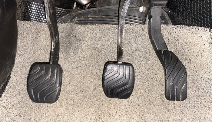 2023 Renault TRIBER RXZ, Petrol, Manual, 33,587 km, Pedals