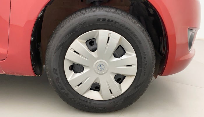 2014 Maruti Swift VDI, Diesel, Manual, 1,02,174 km, Right Front Wheel