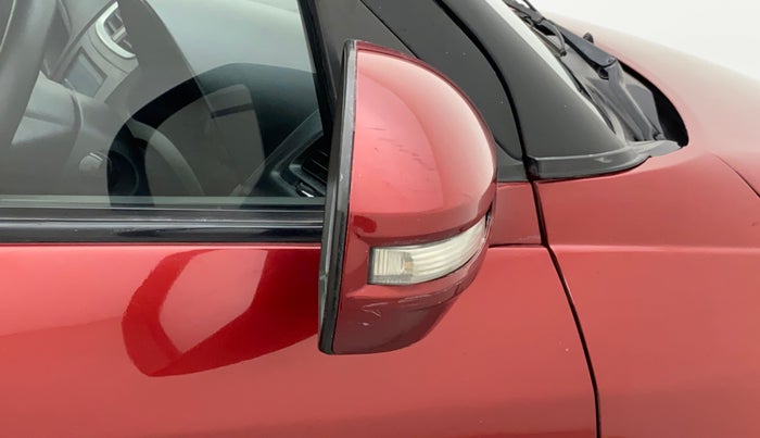 2014 Maruti Swift VDI, Diesel, Manual, 1,02,174 km, Right rear-view mirror - Minor scratches