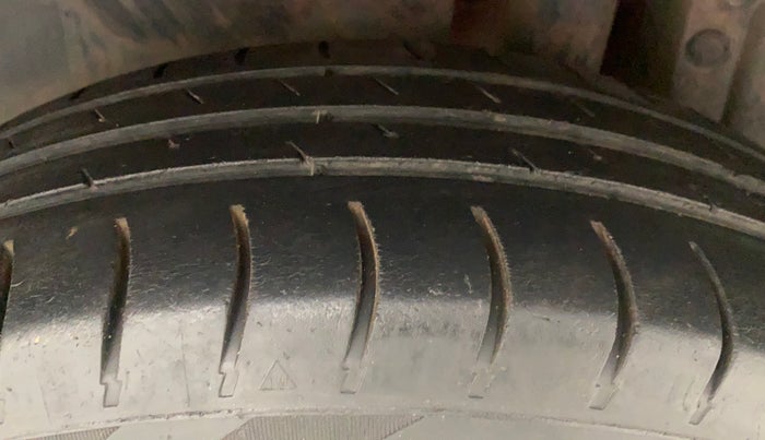 2014 Maruti Swift VDI, Diesel, Manual, 1,02,174 km, Right Rear Tyre Tread