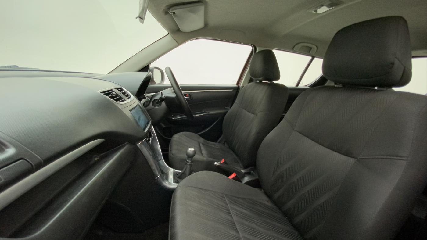 2014 Maruti Swift VDI, Diesel, Manual, 1,02,174 km, Right Side Front Door Cabin