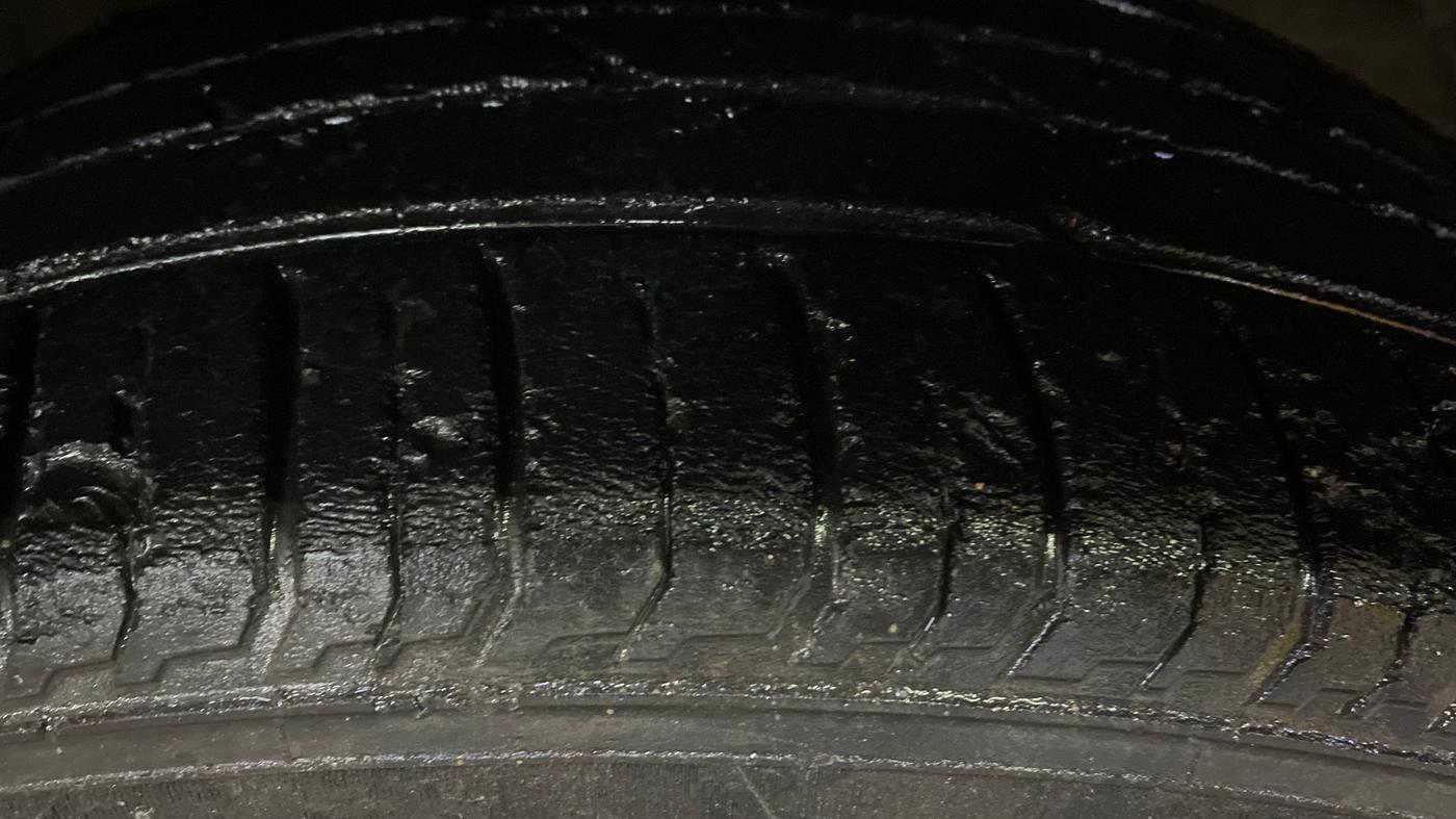 2016 Maruti Baleno ALPHA DIESEL 1.3, Diesel, Manual, 1,01,632 km, Right Front Tyre Tread