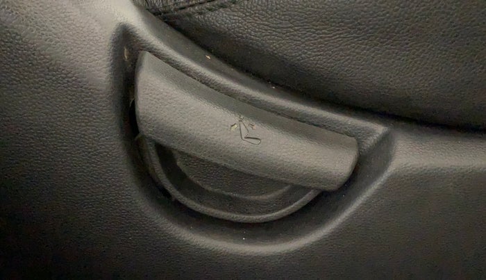 2015 Hyundai Grand i10 SPORTZ 1.2 KAPPA VTVT, Petrol, Manual, 70,966 km, Driver Side Adjustment Panel