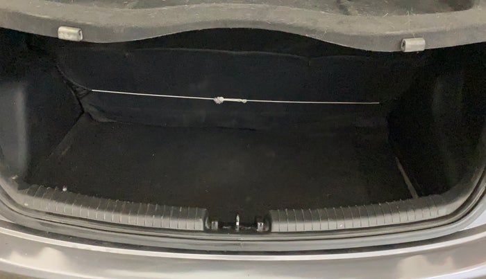 2015 Hyundai Grand i10 SPORTZ 1.2 KAPPA VTVT, Petrol, Manual, 70,966 km, Boot Inside