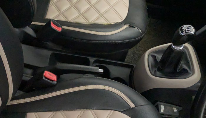 2015 Hyundai Grand i10 SPORTZ 1.2 KAPPA VTVT, Petrol, Manual, 70,966 km, Gear Lever