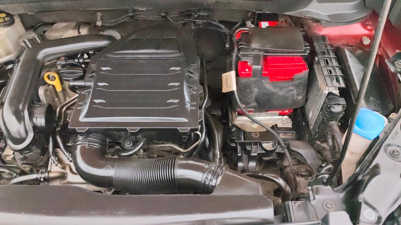2022 Volkswagen TAIGUN TOPLINE 1.0 TSI MT, Petrol, Manual, 76,831 km, Engine View - Left