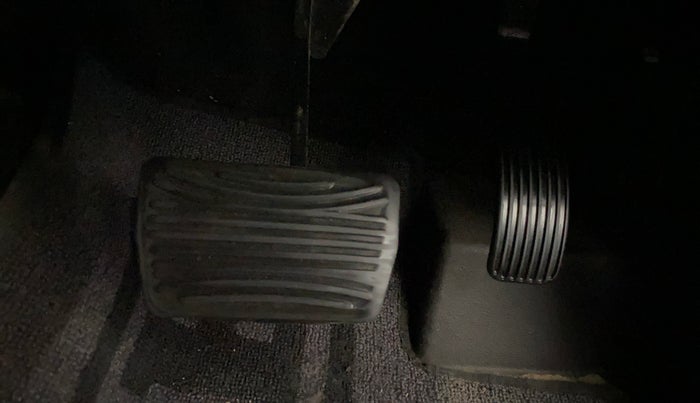 2021 Mahindra Thar LX PETROL HT 4WD AT, Petrol, Automatic, 81,634 km, Pedals