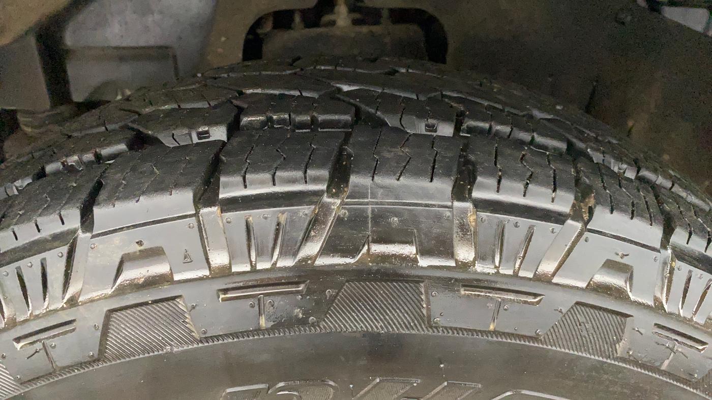 2021 Mahindra Thar LX PETROL HT 4WD AT, Petrol, Automatic, 81,634 km, Left Front Tyre Tread