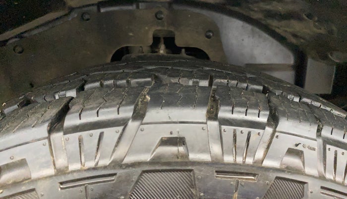 2021 Mahindra Thar LX PETROL HT 4WD AT, Petrol, Automatic, 81,634 km, Right Front Tyre Tread