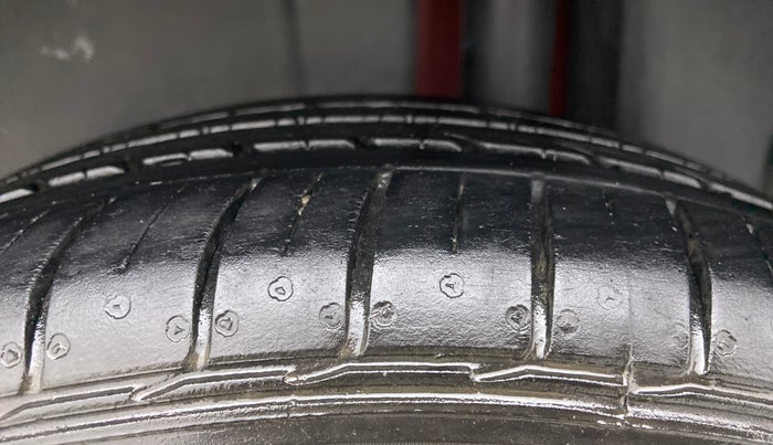 2021 Maruti Ciaz S 1.5 MT PETROL, Petrol, Manual, 27,782 km, Left Rear Tyre Tread