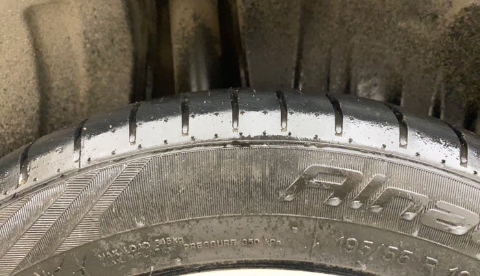 2023 Toyota Glanza V, Petrol, Manual, 21,286 km, Right Rear Tyre Tread