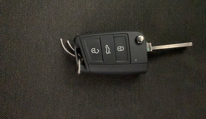 2025 Skoda KUSHAQ ACTIVE 1.0L TSI MT, Petrol, Manual, 33,755 km, Key Close Up