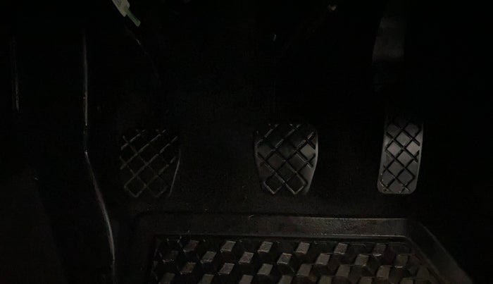 2025 Skoda KUSHAQ ACTIVE 1.0L TSI MT, Petrol, Manual, 33,755 km, Pedals