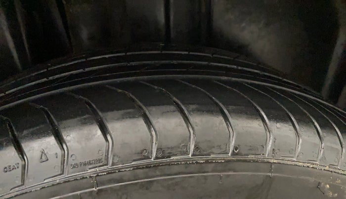 2025 Skoda KUSHAQ ACTIVE 1.0L TSI MT, Petrol, Manual, 33,755 km, Right Rear Tyre Tread