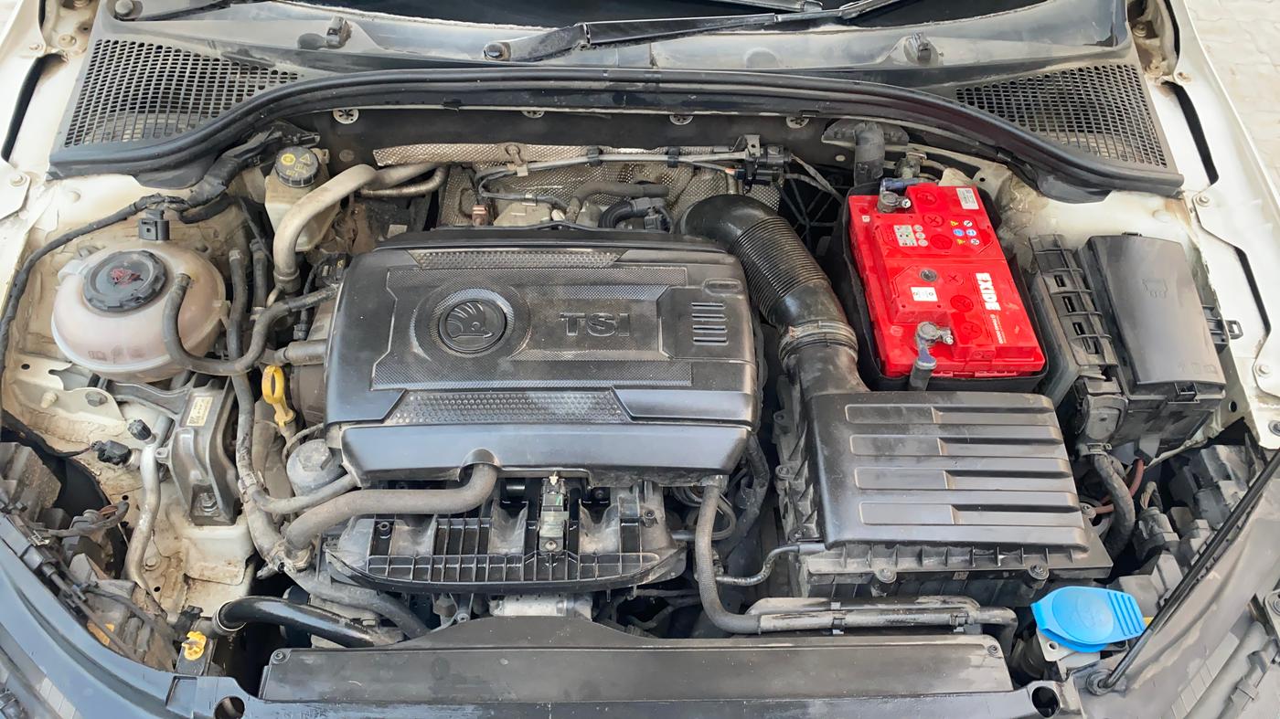 2018 Skoda Octavia L&K 1.8 TSI AT, Petrol, Automatic, 52,698 km, Engine View