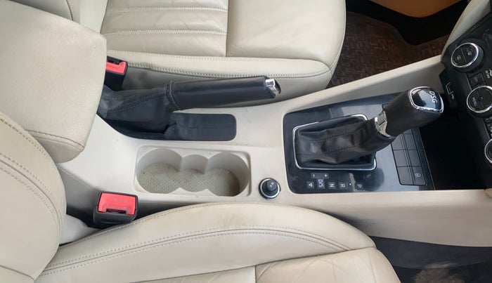 2018 Skoda Octavia L&K 1.8 TSI AT, Petrol, Automatic, 52,736 km, Gear Lever