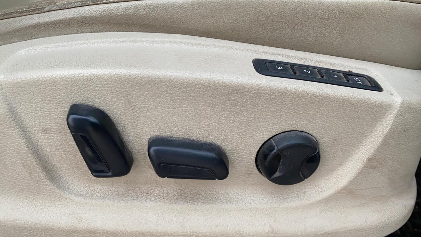 2018 Skoda Octavia L&K 1.8 TSI AT, Petrol, Automatic, 52,698 km, Driver Side Adjustment Panel
