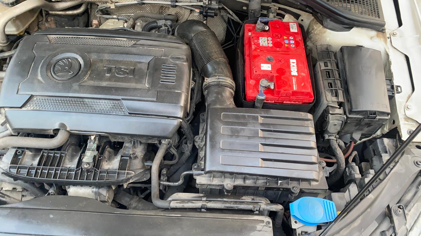 2018 Skoda Octavia L&K 1.8 TSI AT, Petrol, Automatic, 52,698 km, Engine View - Left