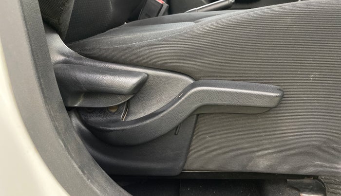 2017 Honda BR-V 1.5L I-VTEC V CVT, Petrol, Automatic, 1,00,898 km, Driver Side Adjustment Panel