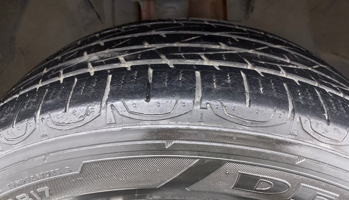 2017 Jeep Compass LIMITED 1.4 AT, Petrol, Automatic, 63,442 km, Right Front Tyre Tread
