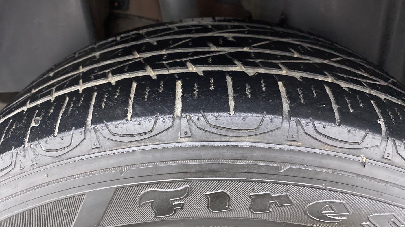 2017 Jeep Compass LIMITED 1.4 AT, Petrol, Automatic, 63,442 km, Right Rear Tyre Tread