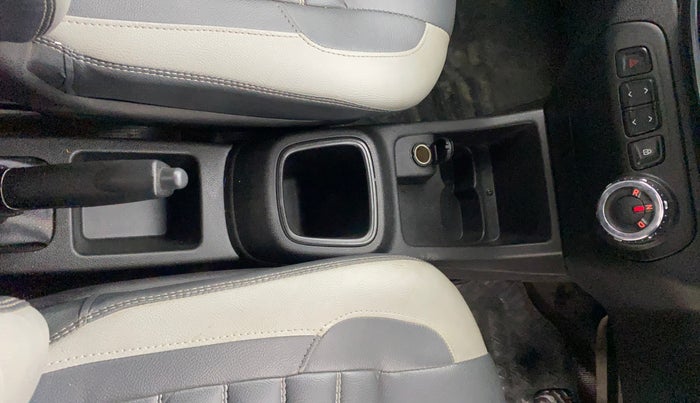 2017 Renault Kwid RXT 1.0 AMT, Petrol, Automatic, 74,551 km, Gear Lever