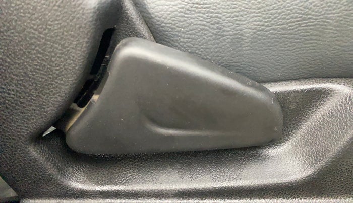 2017 Renault Kwid RXT 1.0 AMT, Petrol, Automatic, 74,551 km, Driver Side Adjustment Panel