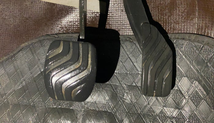 2017 Renault Kwid RXT 1.0 AMT, Petrol, Automatic, 74,551 km, Pedals