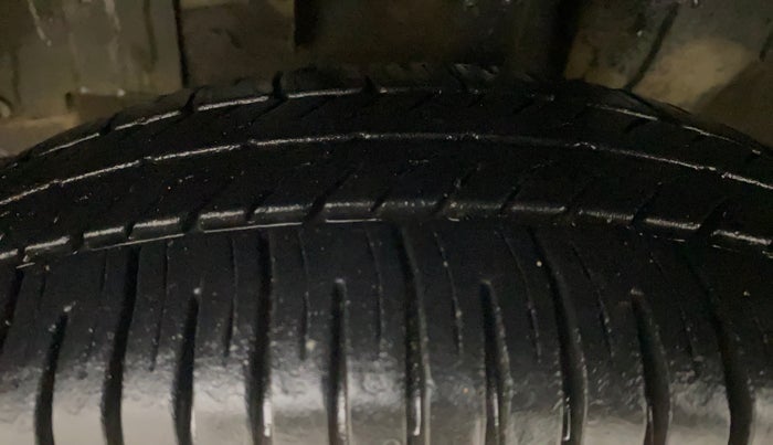 2017 Renault Kwid RXT 1.0 AMT, Petrol, Automatic, 74,551 km, Left Front Tyre Tread