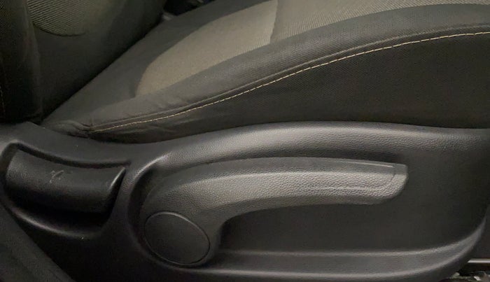 2016 Hyundai Creta SX PLUS 1.6 PETROL, Petrol, Manual, 41,458 km, Driver Side Adjustment Panel