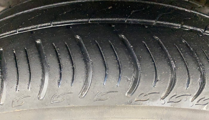 2017 Tata Tiago XZ PETROL, Petrol, Manual, 1,22,932 km, Left Rear Tyre Tread