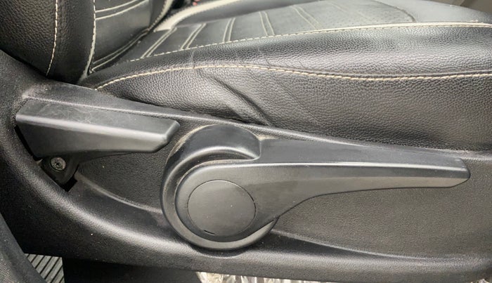 2017 Tata Tiago XZ PETROL, Petrol, Manual, 1,22,932 km, Driver Side Adjustment Panel