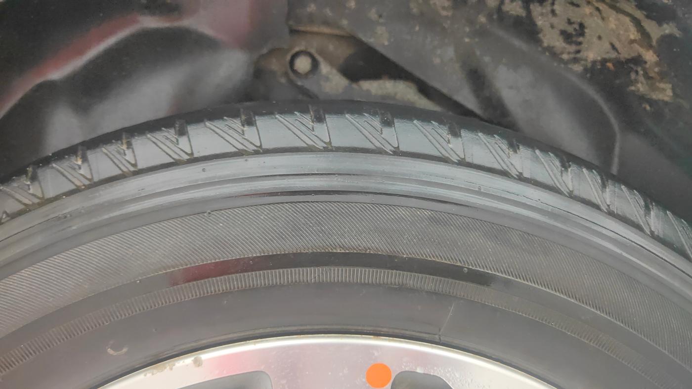 2021 Tata Safari XZA PLUS, Diesel, Automatic, 1,29,005 km, Right Rear Tyre Tread