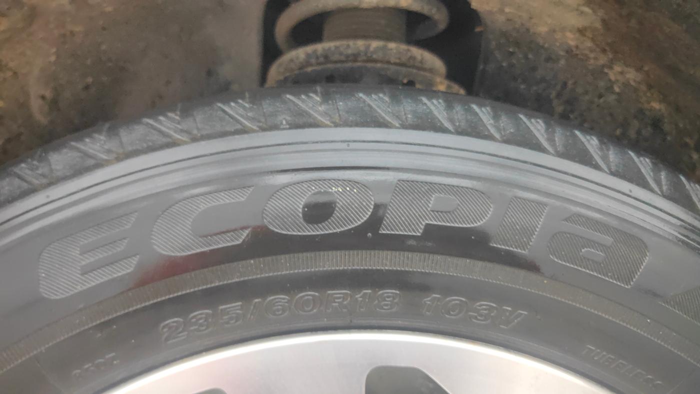 2021 Tata Safari XZA PLUS, Diesel, Automatic, 1,29,005 km, Left Front Tyre Tread