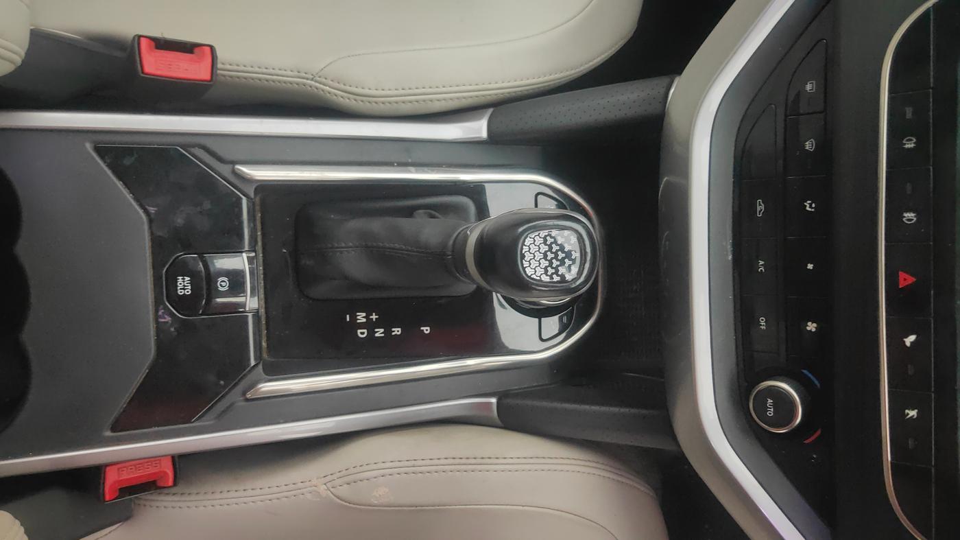 2021 Tata Safari XZA PLUS, Diesel, Automatic, 1,29,005 km, Gear Lever